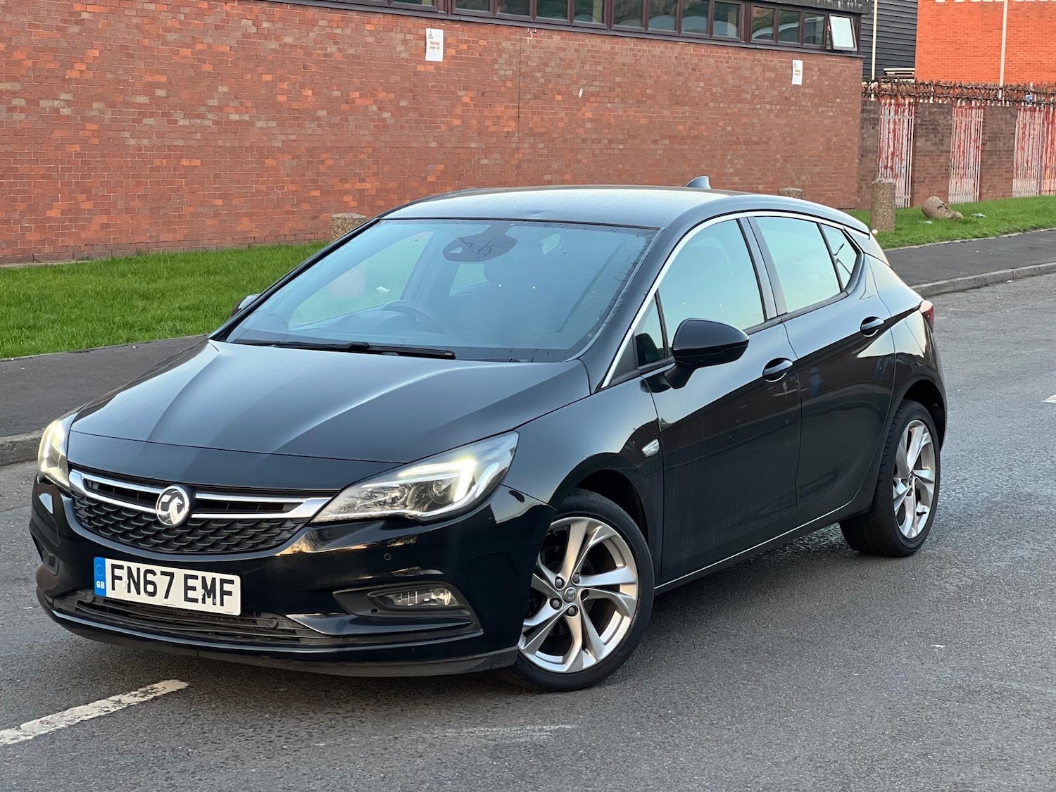 Used Vauxhall Astra 2017 for sale - 77809755: Photo 3