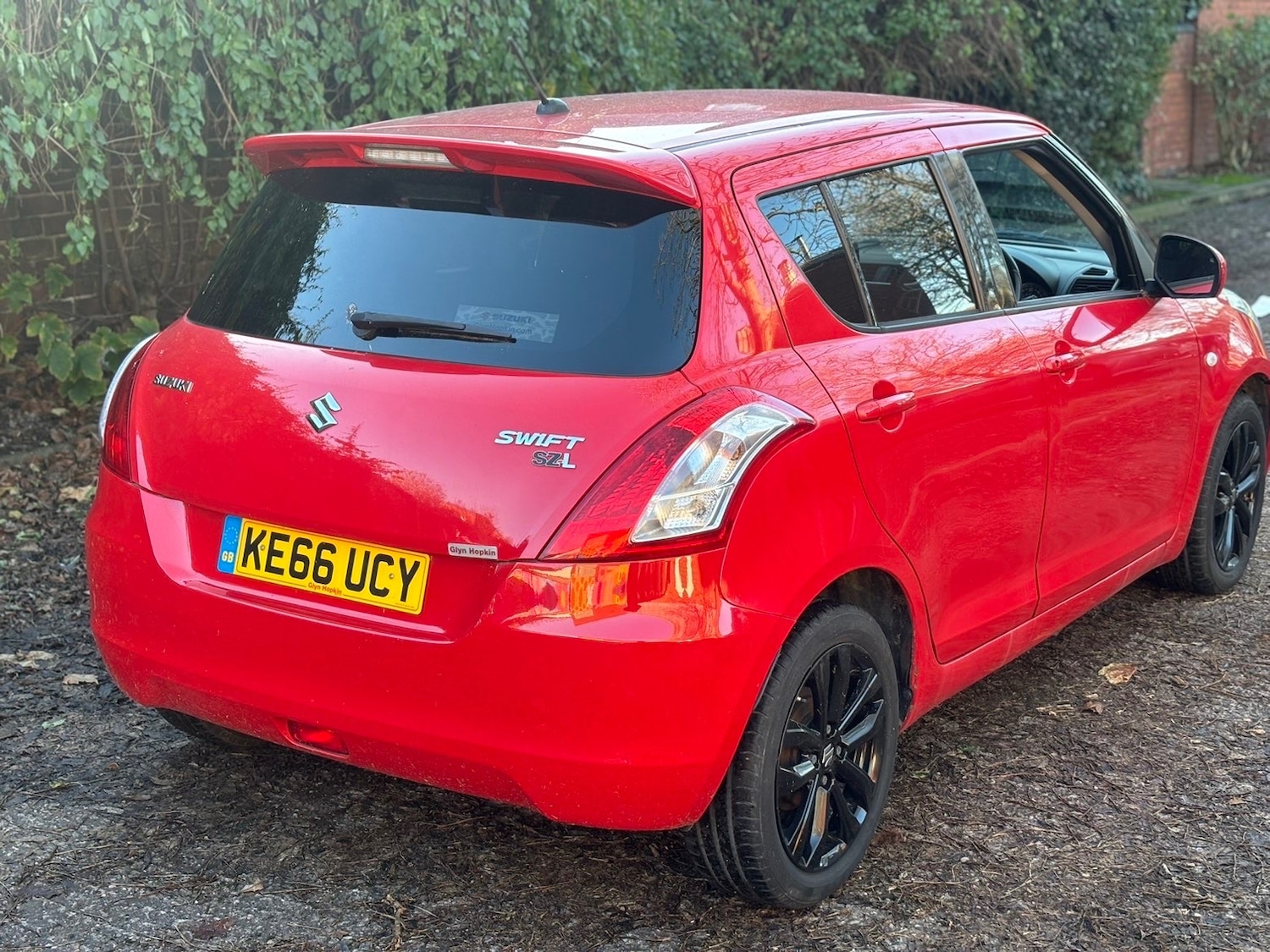 Used Suzuki Swift 2017 for sale - 76714101: Photo 4