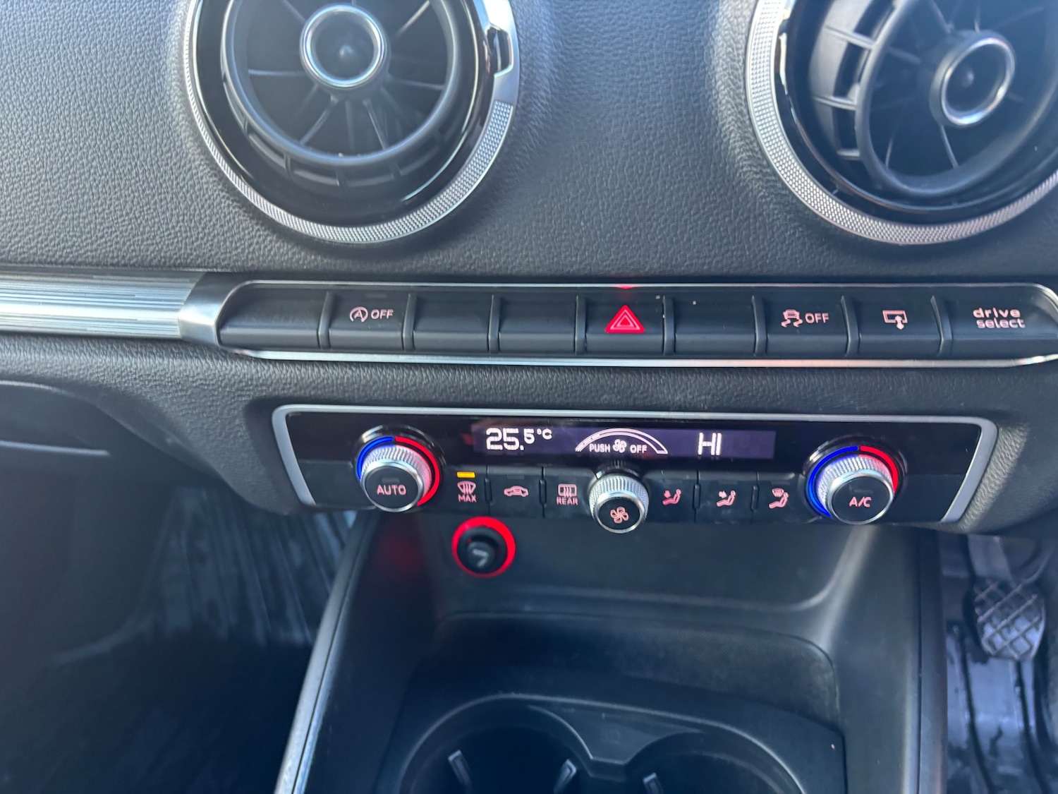 Used Audi A3 2016 for sale - 76710438: Photo 13