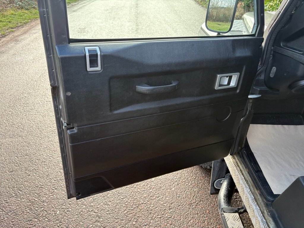 Used Land Rover Defender 2005 for sale - 77437199: Photo 15