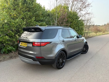 Used Land Rover Discovery 2017 for sale - 77748609: Photo