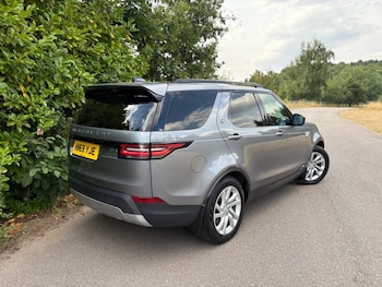 Used Land Rover Discovery 2019 for sale - 79345874: Photo