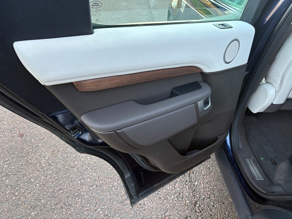 Used Land Rover Discovery 2017 for sale - 76973541: Photo 25