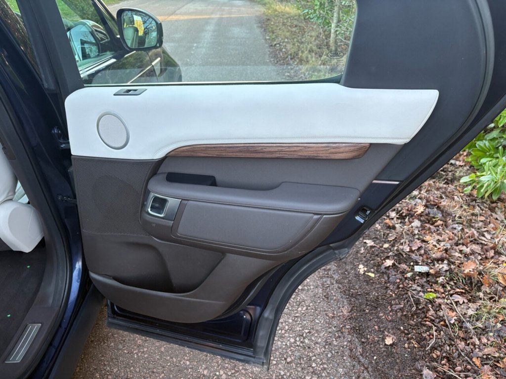 Used Land Rover Discovery 2017 for sale - 76973541: Photo 26