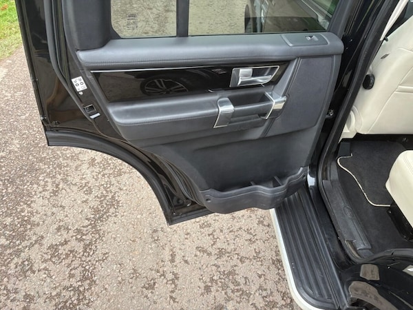 Used Land Rover Discovery 4 2015 for sale - 76236092: Photo 25