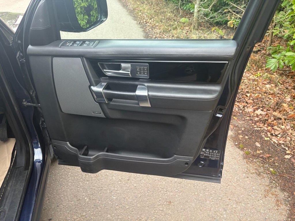 Used Land Rover Discovery 4 2015 for sale - 76632307: Photo 24