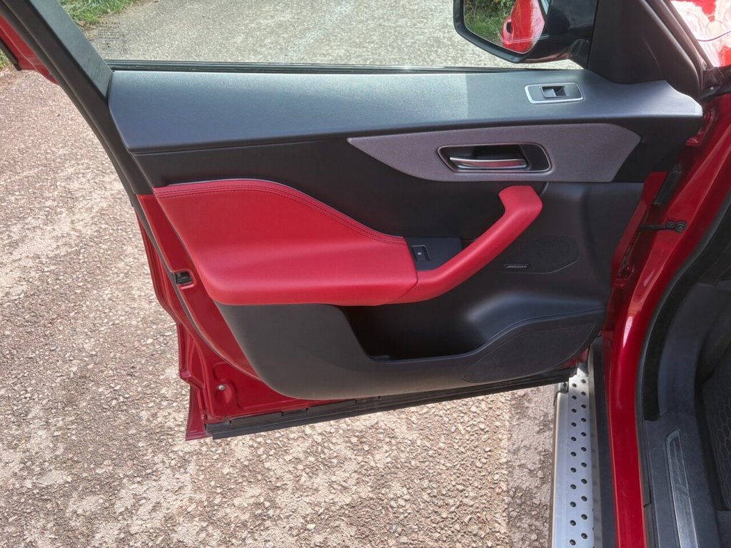 Used Jaguar F-Pace 2016 for sale - 76333649: Photo 24