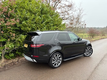Used Land Rover Discovery 2017 for sale - 76973543: Photo