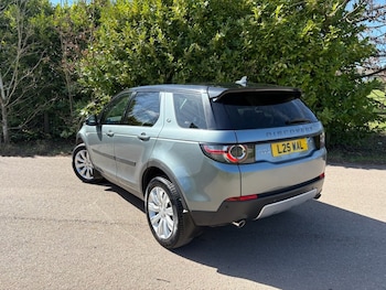 Used Land Rover Discovery Sport 2015 for sale - 77991432: Photo