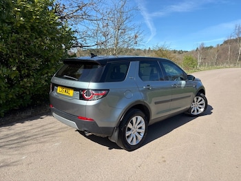 Used Land Rover Discovery Sport 2015 for sale - 77991432: Photo