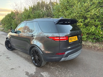 Used Land Rover Discovery 2017 for sale - 76632165: Photo