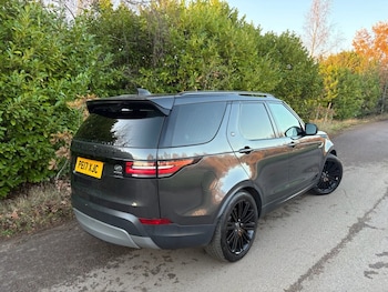 Used Land Rover Discovery 2017 for sale - 76632165: Photo