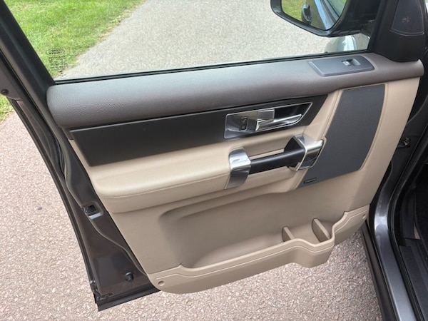 Used Land Rover Discovery 4 2015 for sale - 75703610: Photo 22