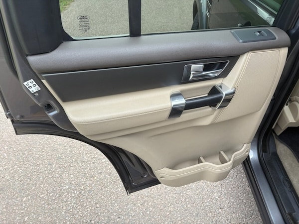 Used Land Rover Discovery 4 2015 for sale - 75703610: Photo 23