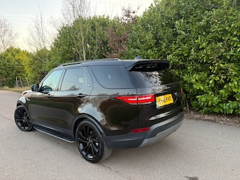 Used Land Rover Discovery 2018 for sale - 77681077: Photo