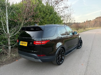 Used Land Rover Discovery 2018 for sale - 77681077: Photo