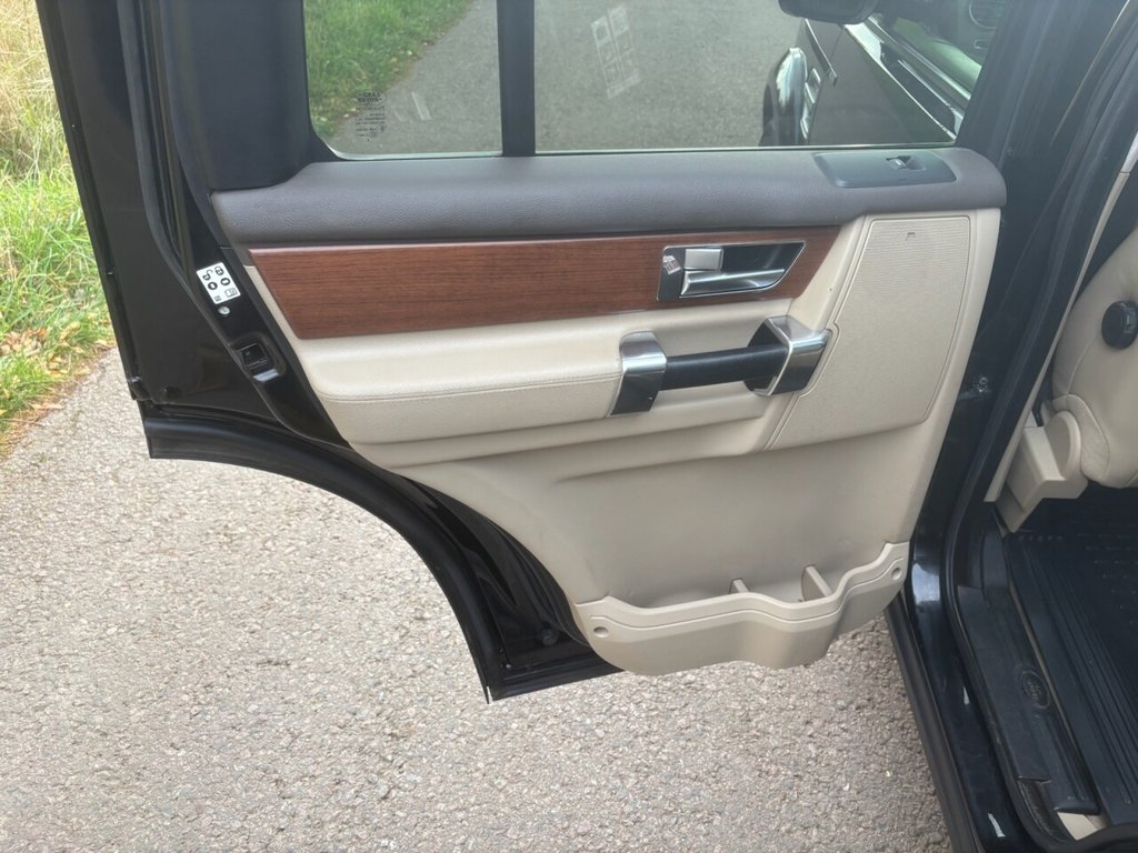 Used Land Rover Discovery 2015 for sale - 76482099: Photo 24