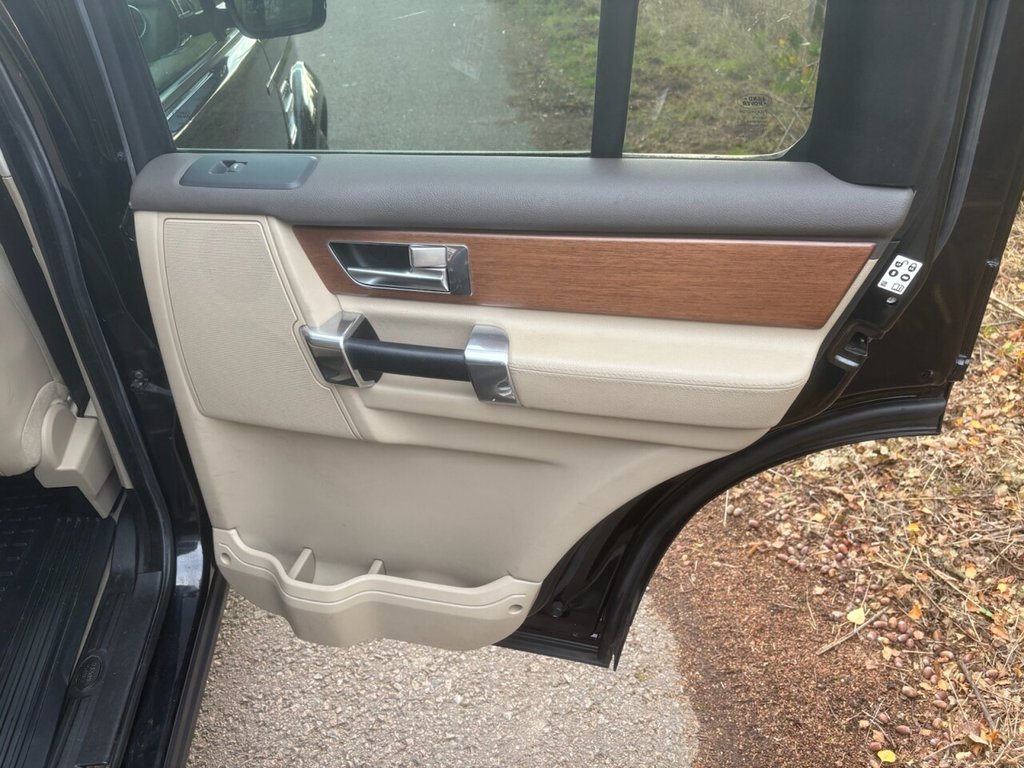 Used Land Rover Discovery 2015 for sale - 76482099: Photo 25