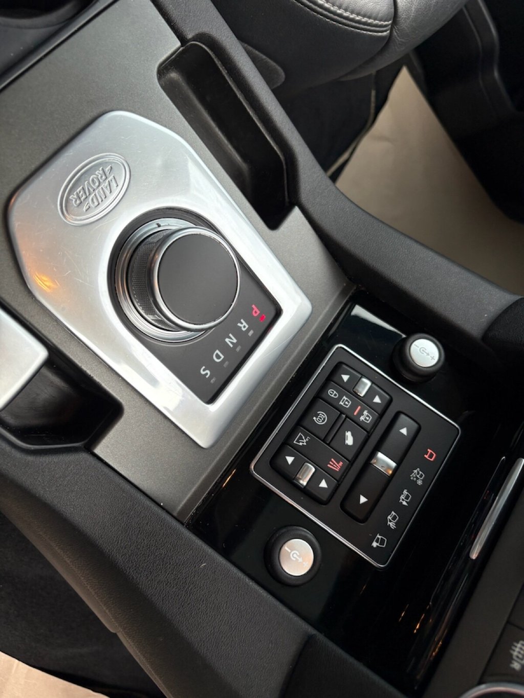 Used Land Rover Discovery 2016 for sale - 76934674: Photo 14