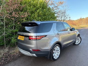 Used Land Rover Discovery 2020 for sale - 76986069: Photo