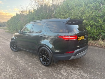 Used Land Rover Discovery 2017 for sale - 76632155: Photo