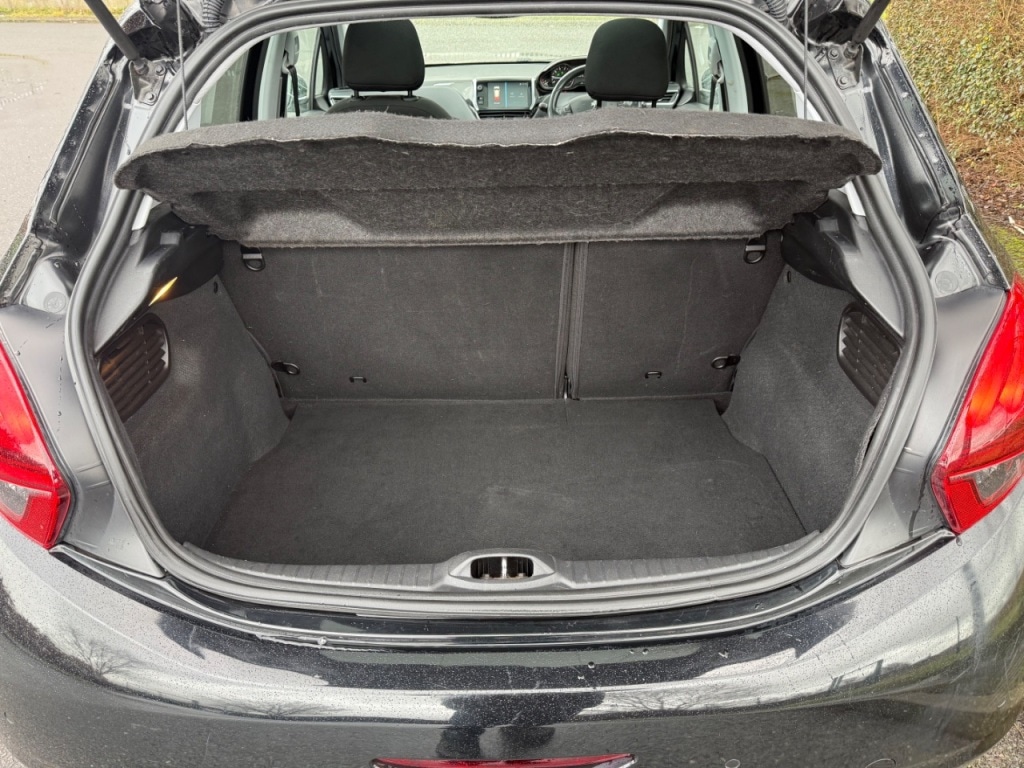 Used Peugeot 208 2017 for sale - 77533804: Photo 15