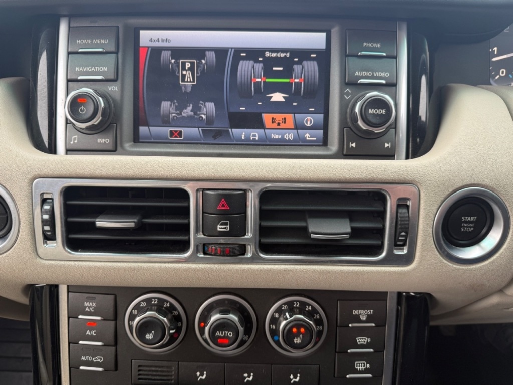 Used Land Rover Range Rover 2010 for sale - 77211660: Photo 16