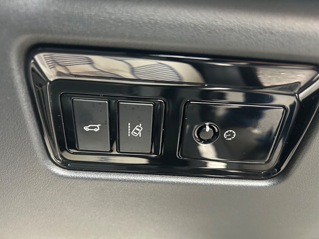 Used Jaguar F-Pace 2017 for sale - 76266343: Photo 14