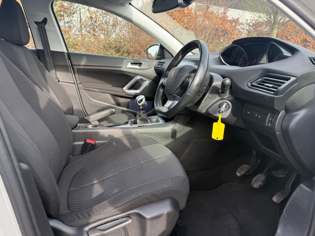 Used Peugeot 308 2017 for sale - 77493923: Photo 7