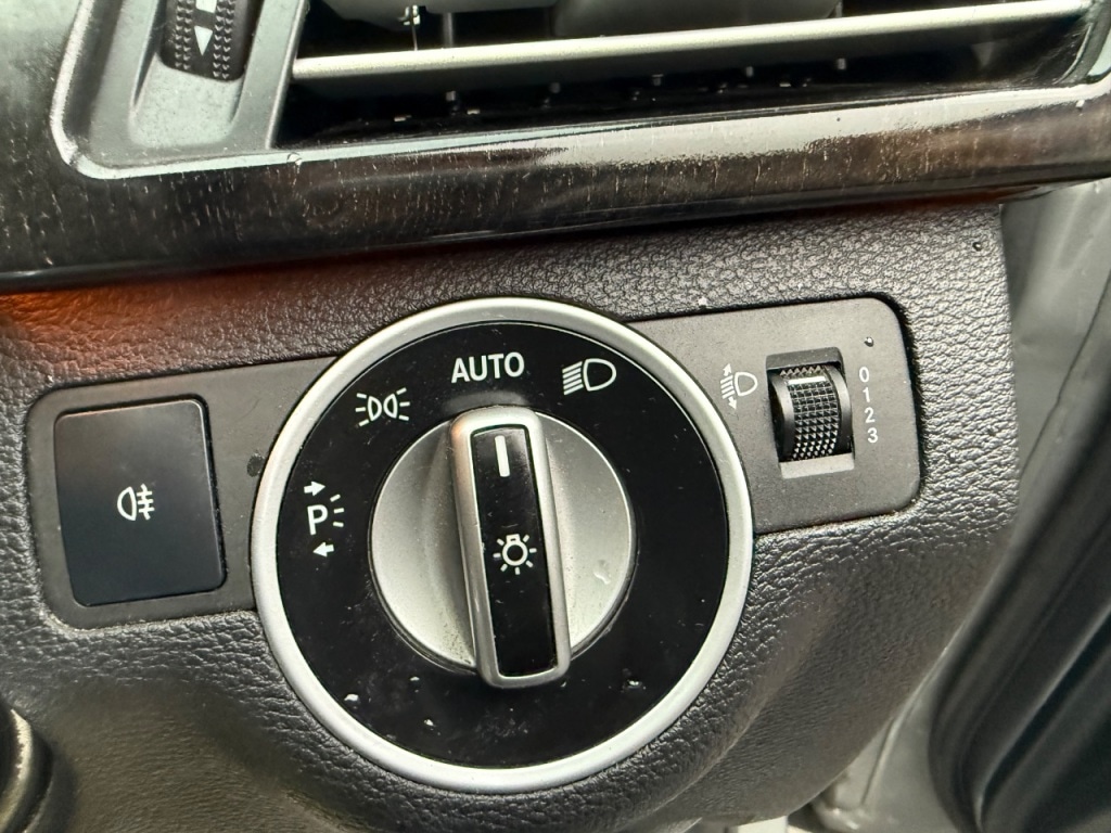 Used Mercedes-Benz E Class 2012 for sale - 77341143: Photo 15