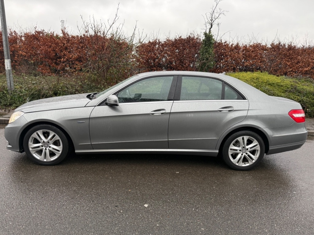Used Mercedes-Benz E Class 2012 for sale - 77341143: Photo 4
