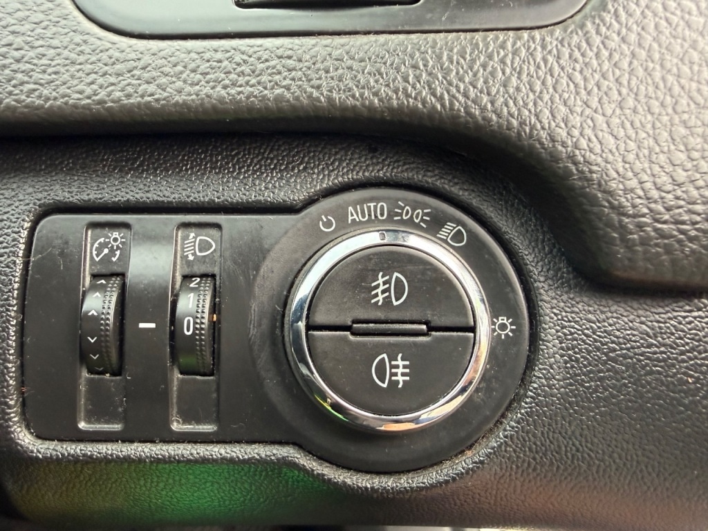 Used Vauxhall Insignia 2015 for sale - 77138808: Photo 19