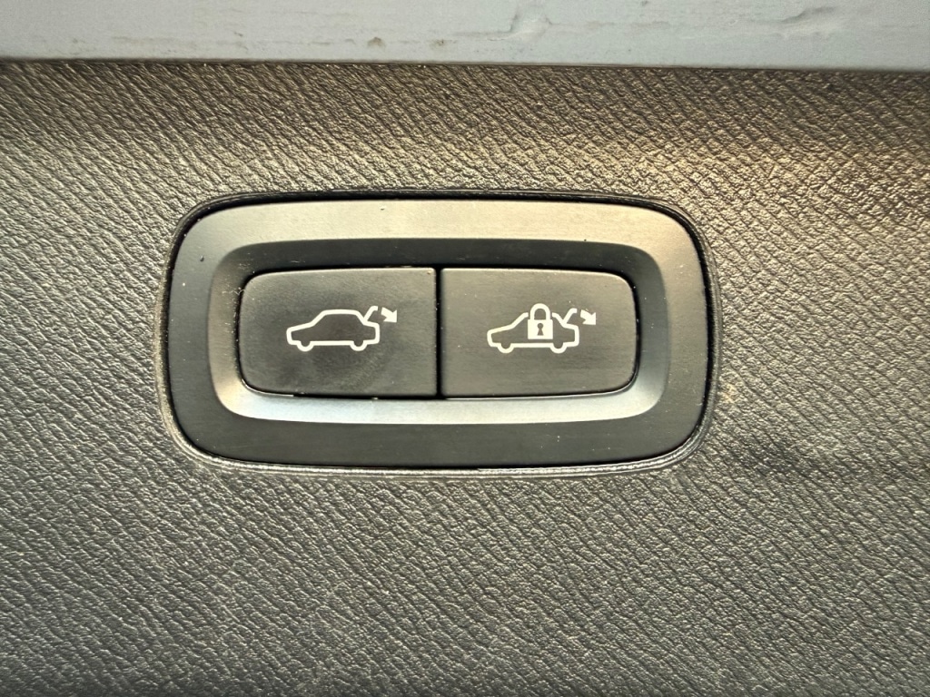 Used Volvo XC90 2018 for sale - 76375815: Photo 40