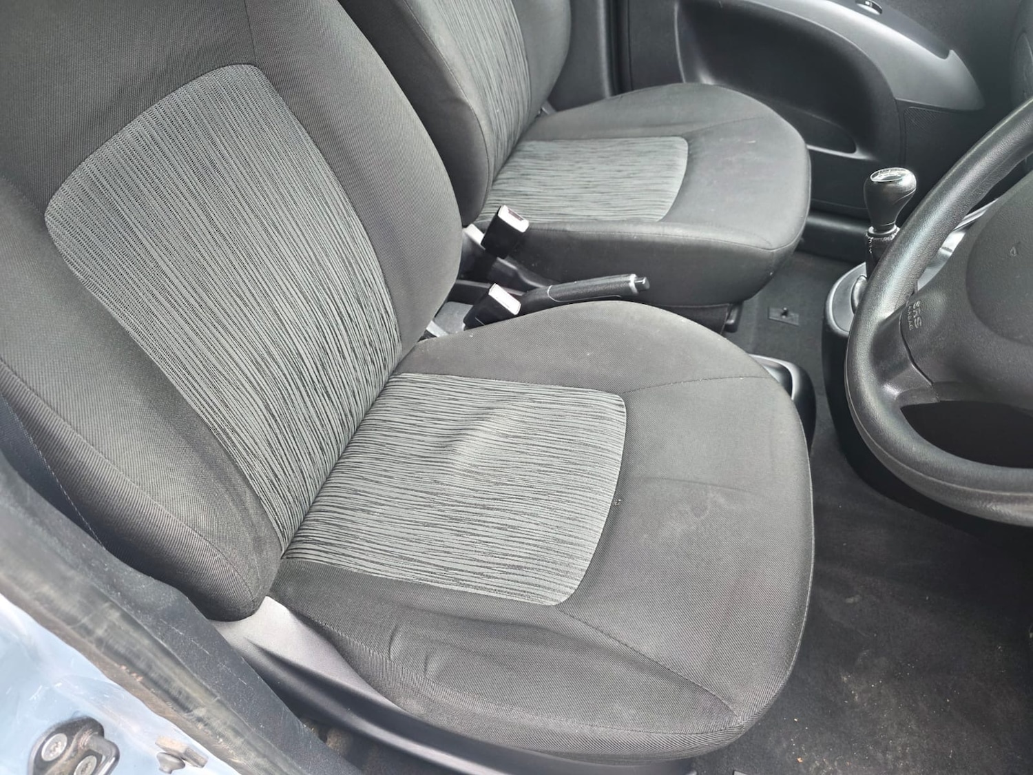 Used Hyundai i10 2011 for sale - 76144335: Photo 9