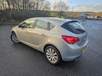 Used Vauxhall Astra 2010 for sale - 75615624: Photo