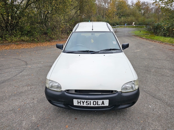 Used Ford Escort 2001 for sale - 75667565: Photo 3