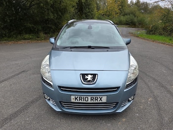 Used Peugeot 5008 2010 for sale - 76332004: Photo
