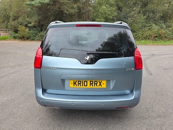 Used Peugeot 5008 2010 for sale - 76332004: Photo