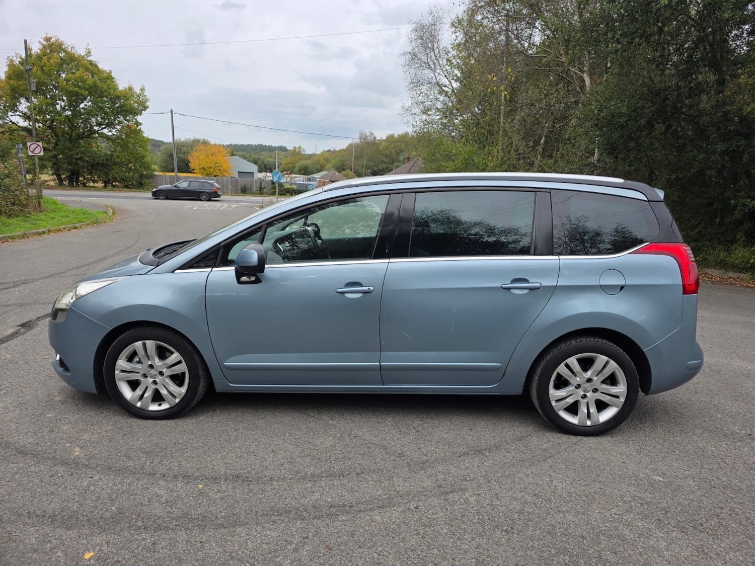 Used Peugeot 5008 2010 for sale - 76332004: Photo 5