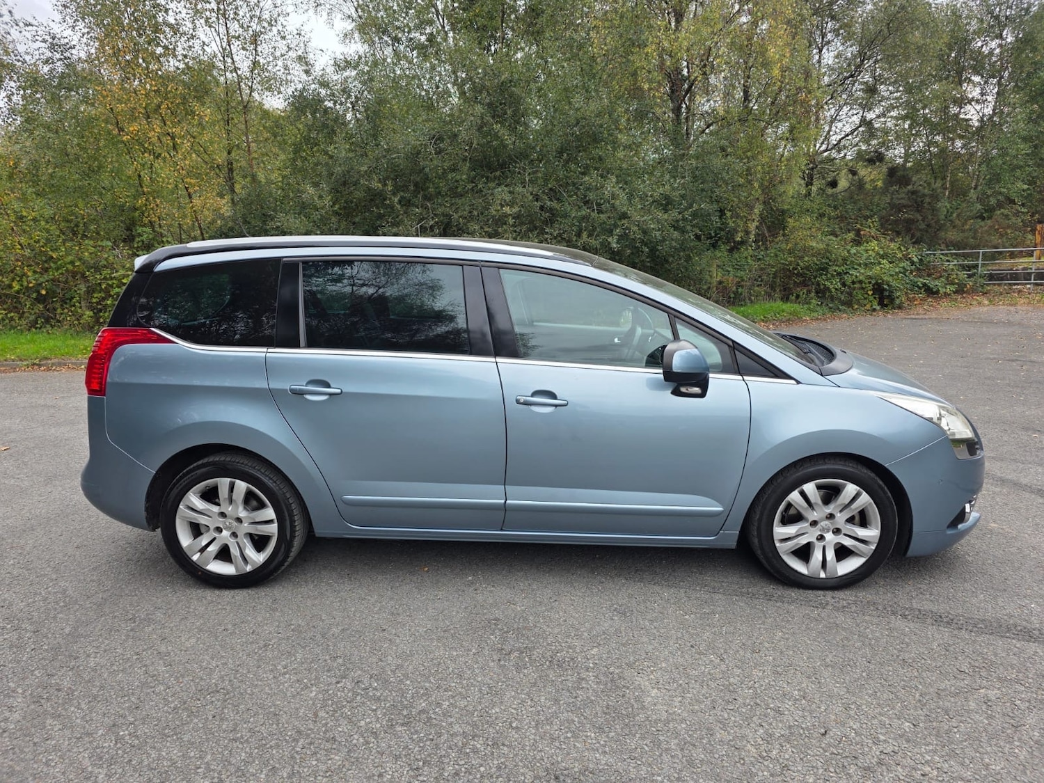 Used Peugeot 5008 2010 for sale - 76332004: Photo 6