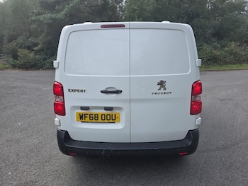 Used Peugeot Expert 2018 for sale - 76143296: Photo