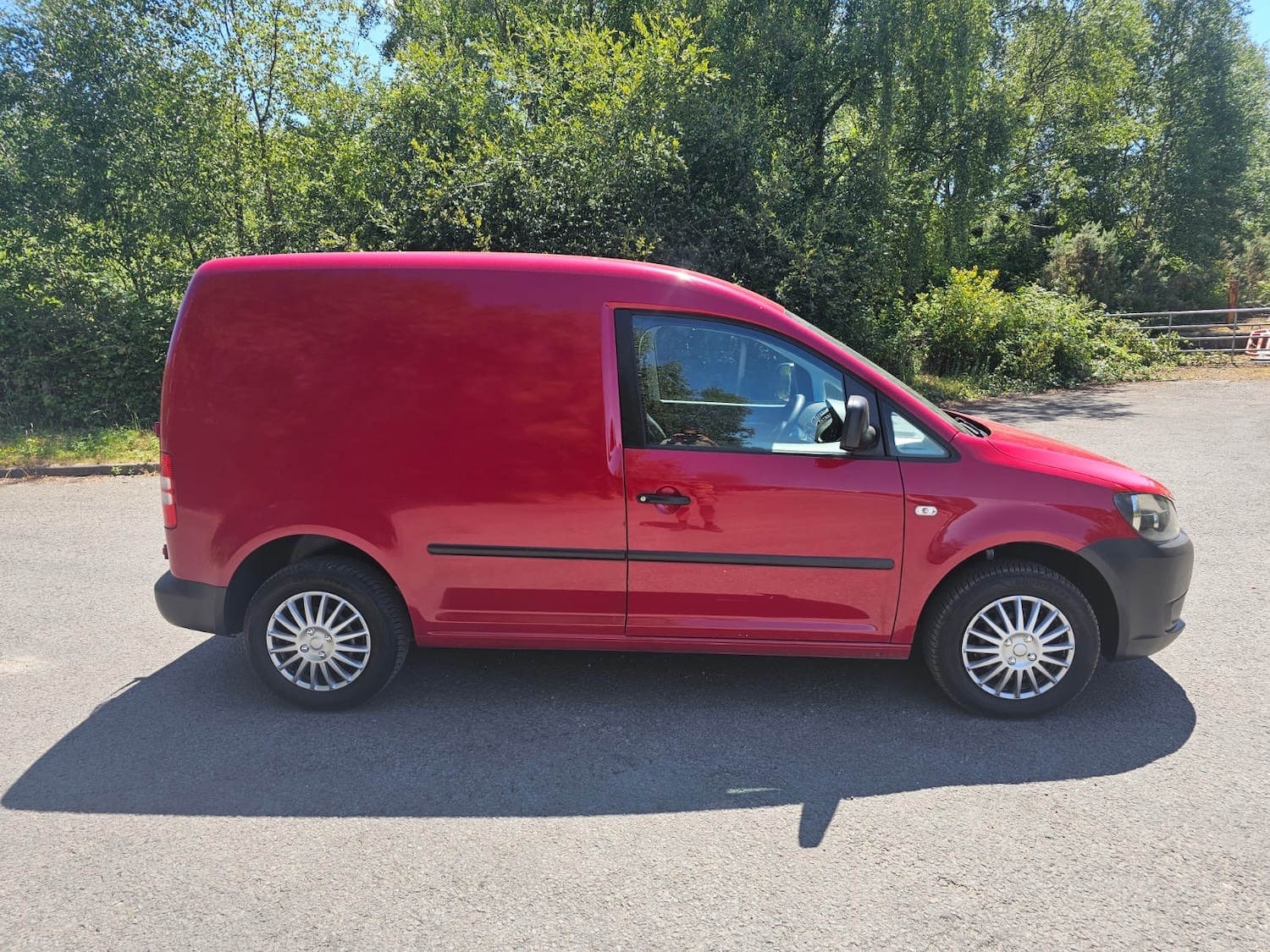 Used Volkswagen Caddy 2010 for sale - 75667583: Photo 6