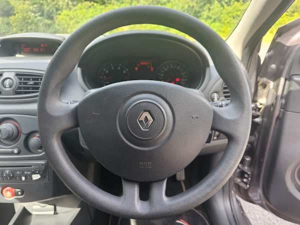 Used Renault Clio 2009 for sale - 75615609: Photo 13