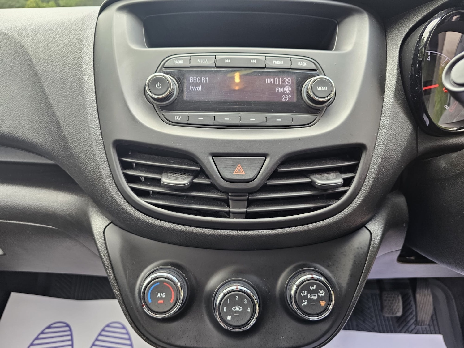 Used Vauxhall Viva 2017 for sale - 76156820: Photo 13