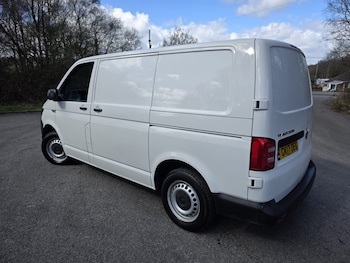 Used Volkswagen Transporter 2017 for sale - 78011784: Photo