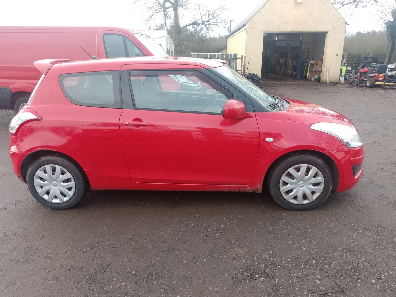 Used Suzuki Swift 2010 for sale - 77590151: Photo 2