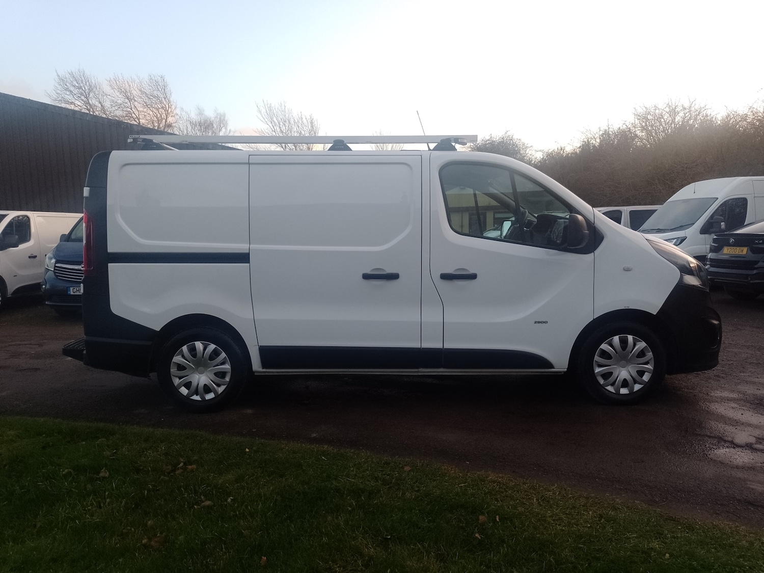 Used Vauxhall Vivaro 2017 for sale - 76860099: Photo 2