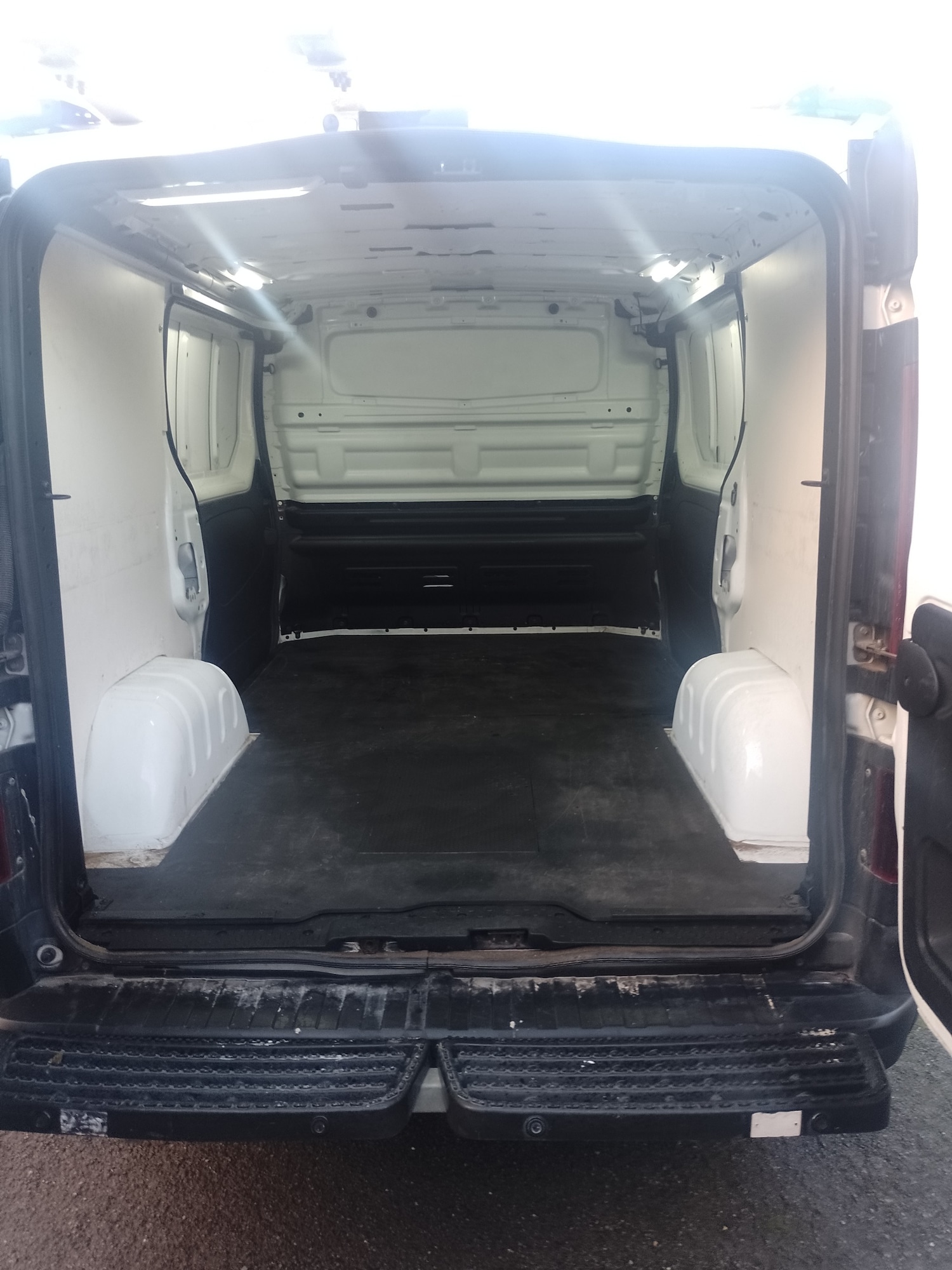 Used Vauxhall Vivaro 2017 for sale - 76860099: Photo 8
