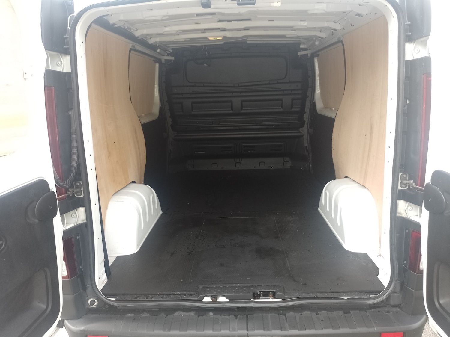 Used Vauxhall Vivaro 2018 for sale - 76252970: Photo 7