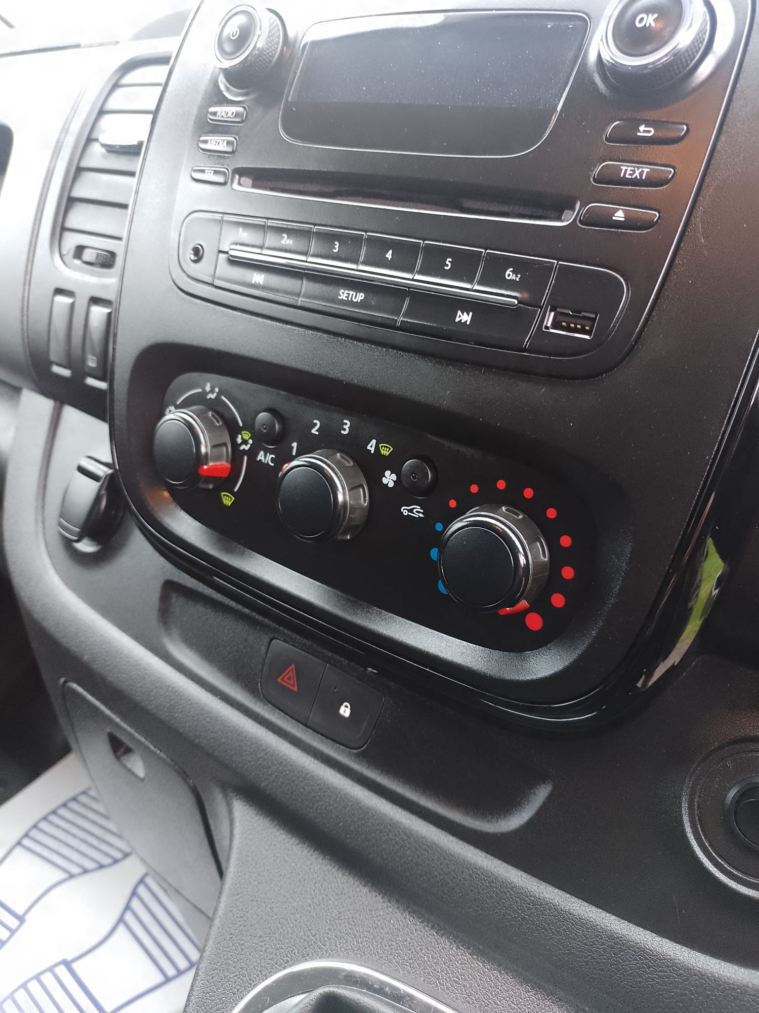 Used Vauxhall Vivaro 2018 for sale - 77104605: Photo 7